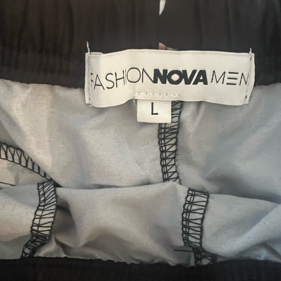 Floral Black Swim Shorts Size Large - Picture 8 of 11